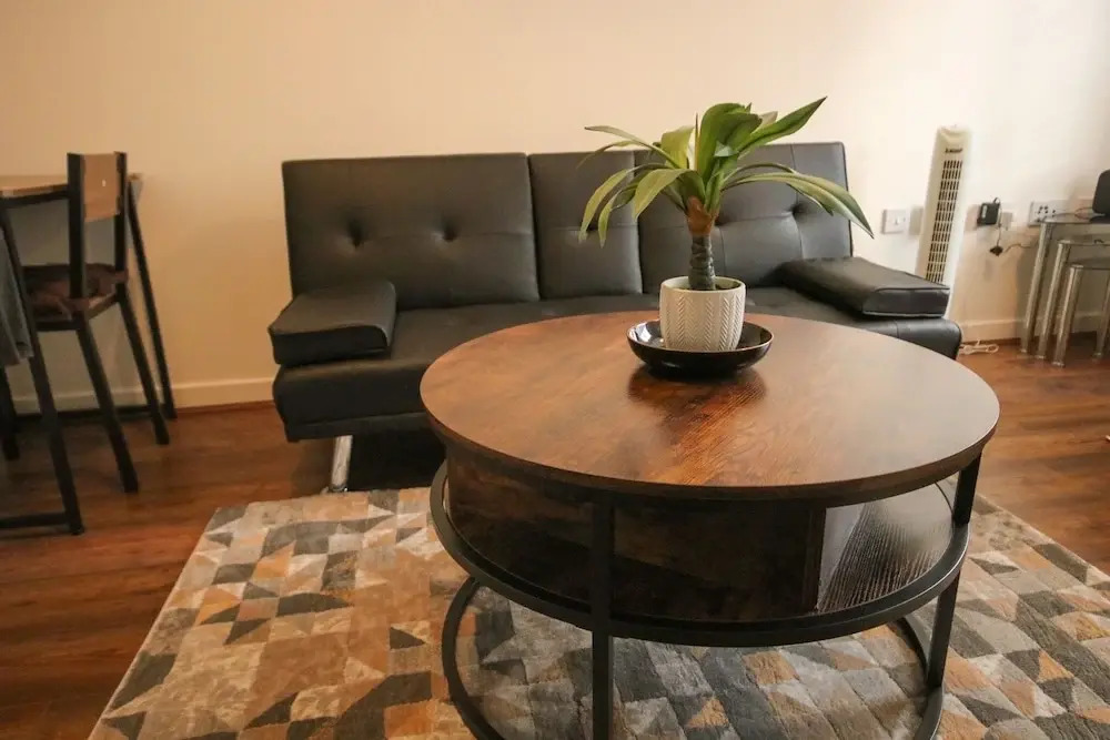 Swindon Cozy 2BR Retreat