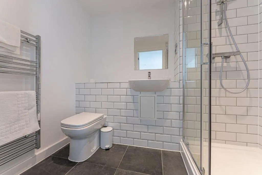 Contemporary 2 Bedroom Apartment - Birmingham City Centre - Digbeth Bullring Coach Station