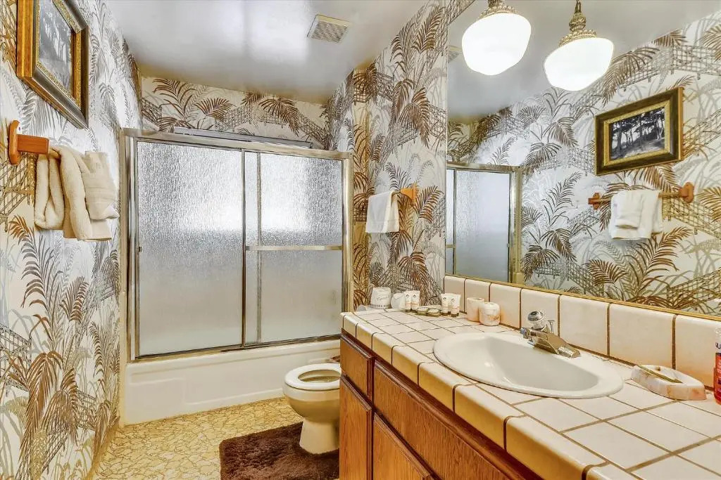 Close to Heavenly, Pet Friendly Steps to the River