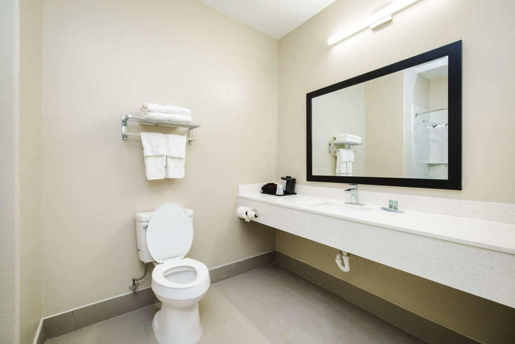 SureStay Studio by Best Western Conroe Downtown