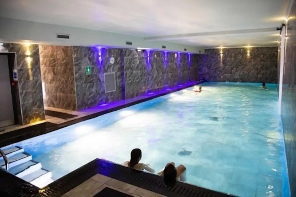 Holly Lodge Guest House with FREE off site health club