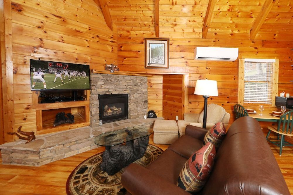 The Cuddle Hut Cabin