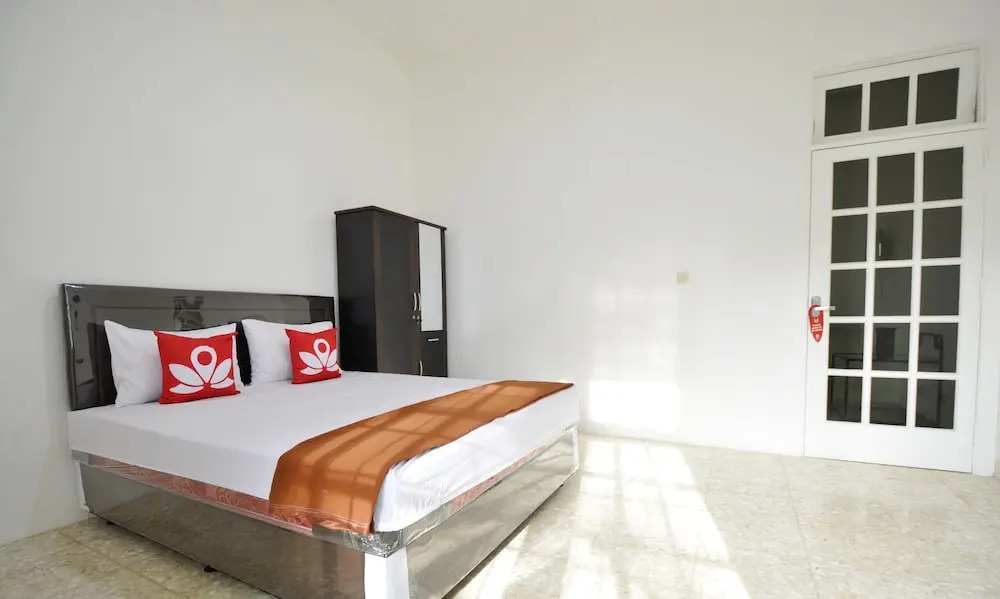 ZEN Rooms Kemang G17 Syariah