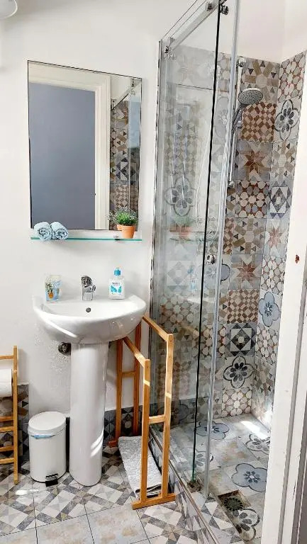 Casa Blue Windows p1