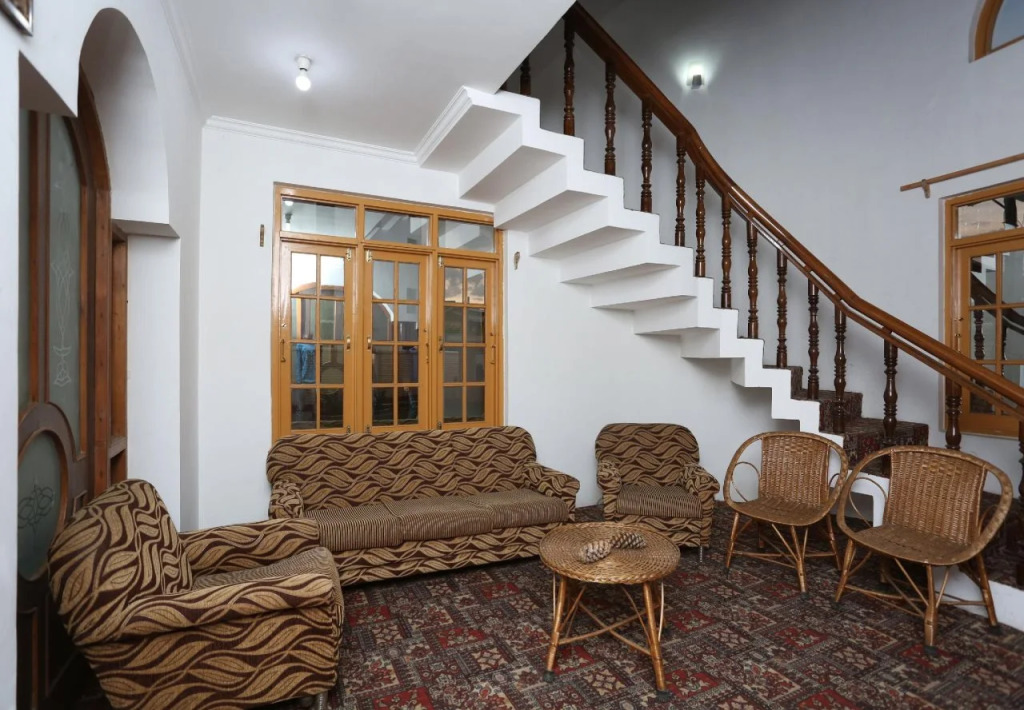 OYO 4487 Hotel Al Azra