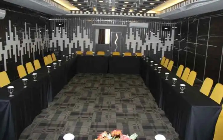 Royal Global Hotel