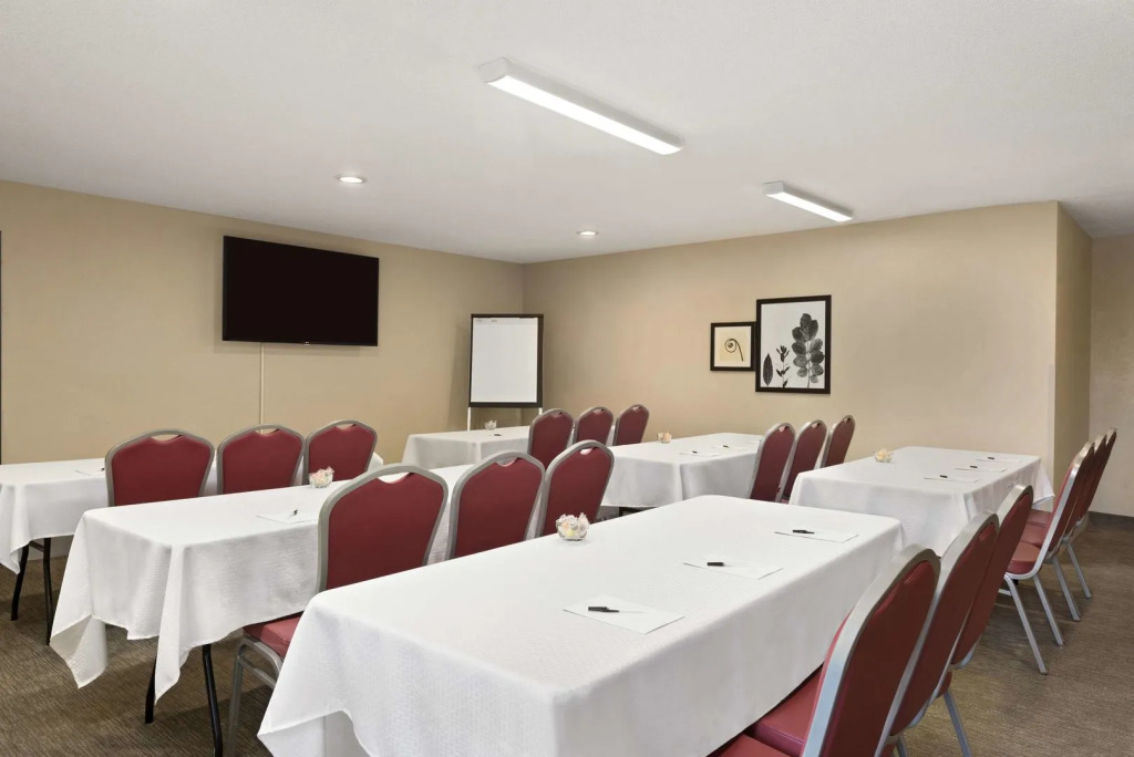 Country Inn & Suites by Radisson, Ankeny - Des Moines