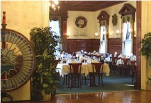 Canfieldhouse Restaurant & Inn