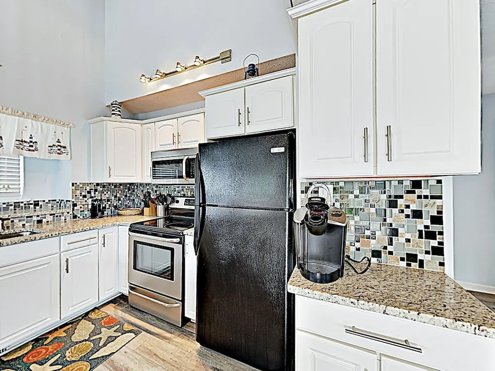 New Listing! Coastal W/ Pool, Walk To Beach 4 Bedroom Home