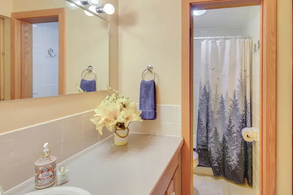 Centrally Located Big Sky Condo: Ski, Hike, Bike!