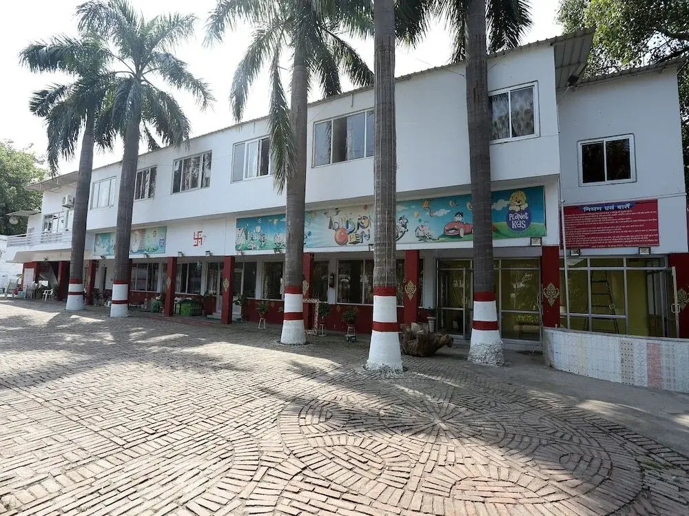 The Palms Resort By OYO Rooms