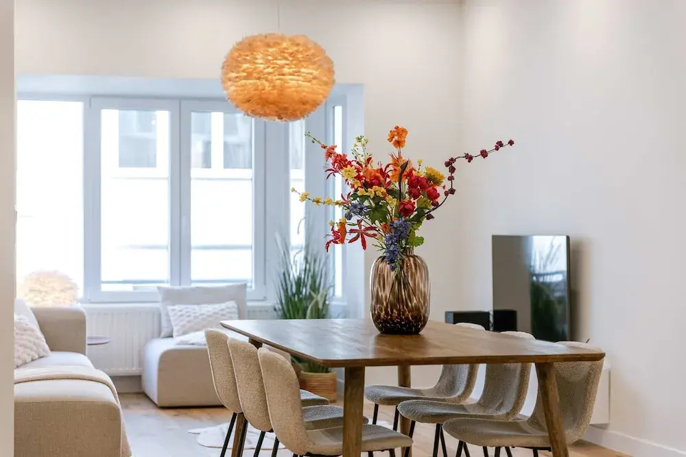 Huswell - Charming Central Apartment in Ostend - Perfect for 7 Guests
