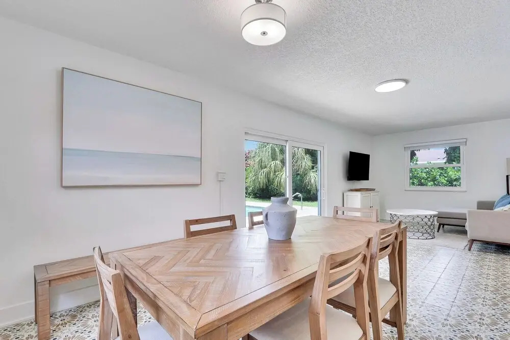 Private Pool + Bar: Palm Beach Gardens Getaway