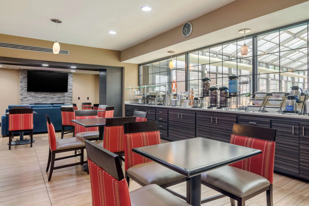 Comfort Inn & Suites Perry National Fairgrounds Area