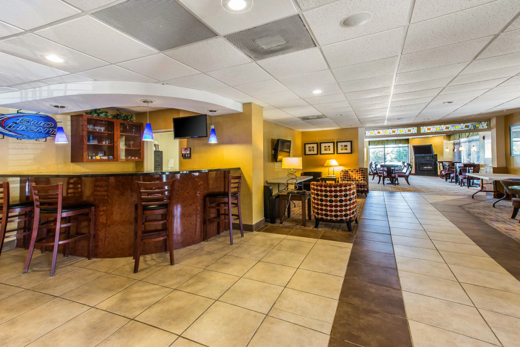 Comfort Suites Forsyth near I-75
