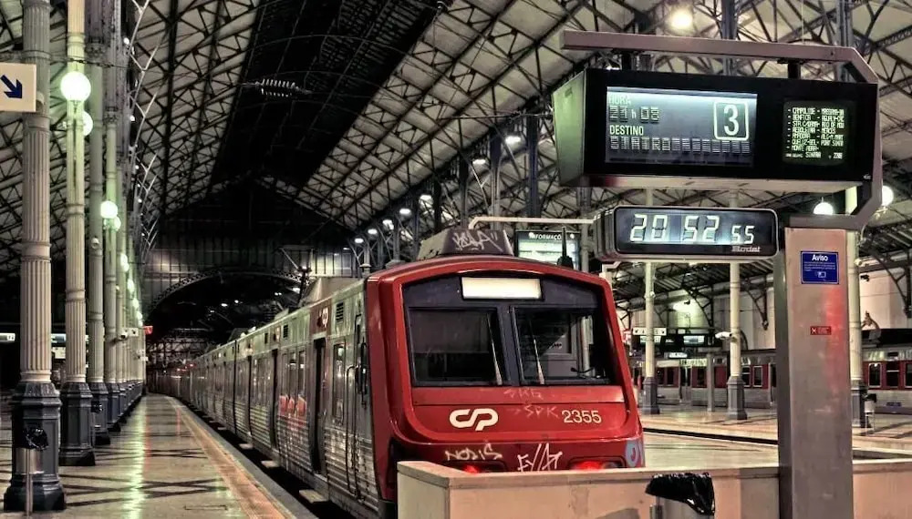 Two bedroom apartments close to train station by Lisbon with Sintra