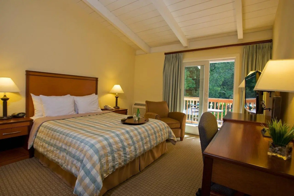 The Cottages Hotel