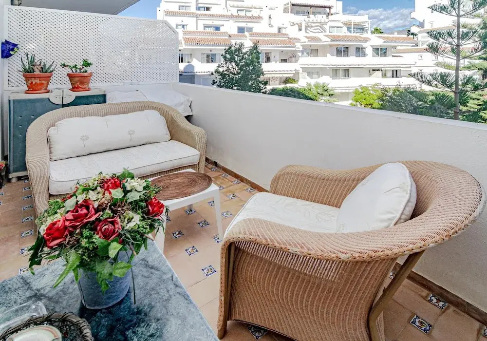 Rg325 - Great 2 Bed Apt, Close to Puerto Banus