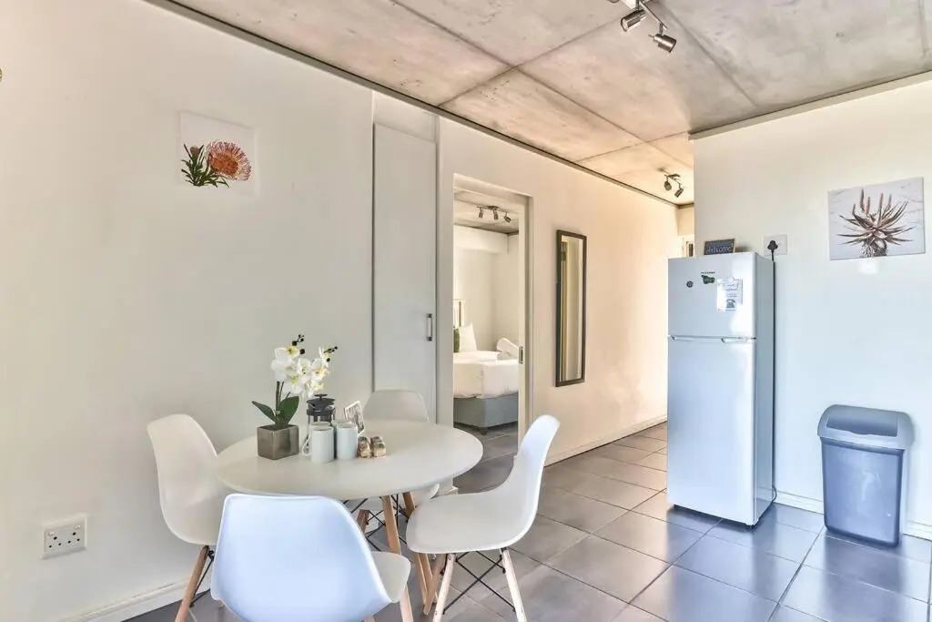 2 Bedroom Secure Pool Strong Wifi
