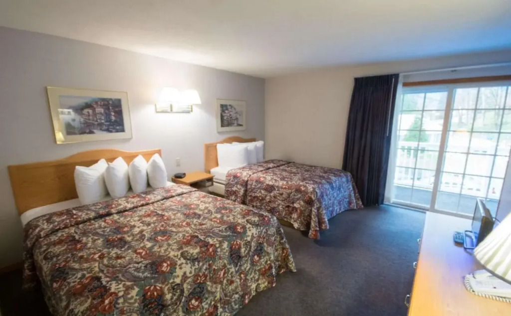 Adirondack Retreat Inn & Suites