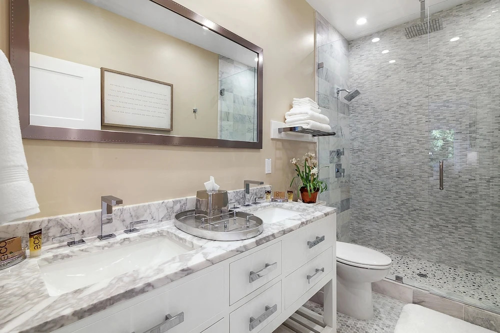 1381 South Walnut Condo Unit 2307 3 Bedrooms 2.5 Bathrooms Condo