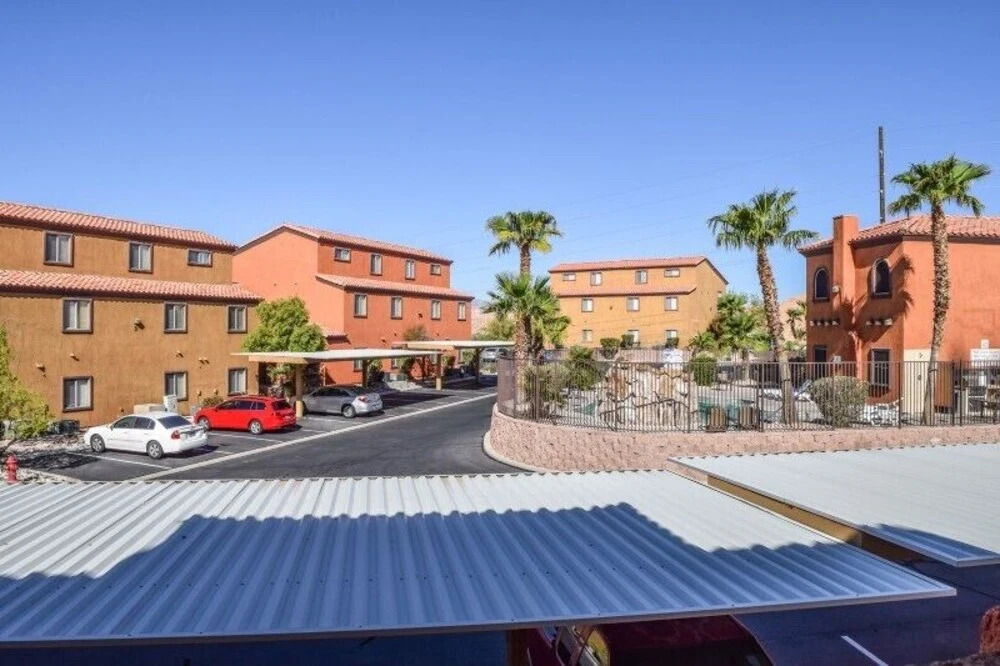 Jacob And Janne, Nielson 3 Bedroom Condo