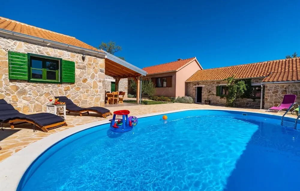 Amazing Home in Benkovac With 4 Bedrooms, Wifi and Outdoor Swimming Pool