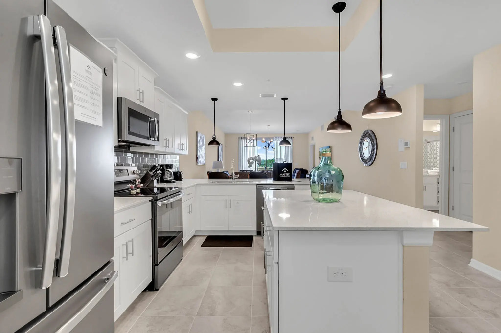 2 Bedrooms / 2 Bathrooms / Storey Lake (4731-304 CT), Kissimmee , US