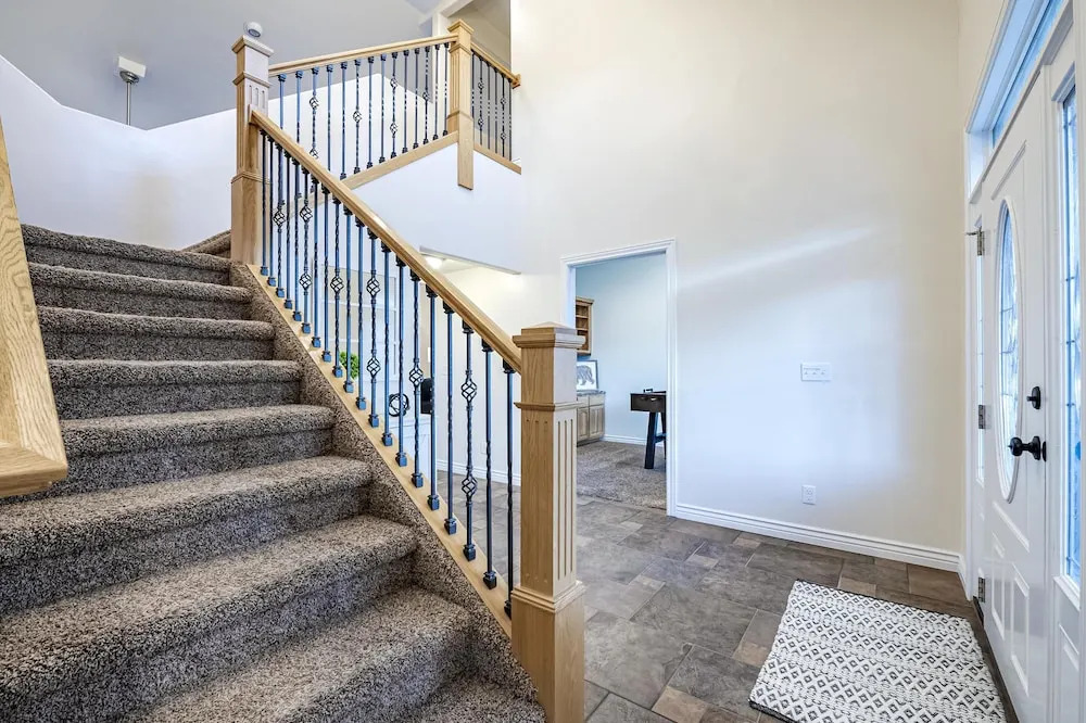 Family Fun Property Between Bear Lake Marina and Raspberry Square, Multiple Game Rooms, Sleeps 32, All New Furniture