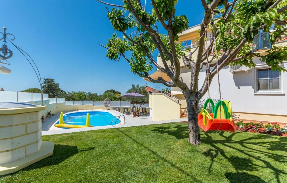 Beautiful Home in Zadar With Outdoor Swimming Pool, Wifi and 4 Bedrooms