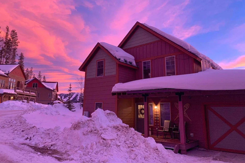 Winter Park Area Cabin, Hot Tub & Mountain Views!