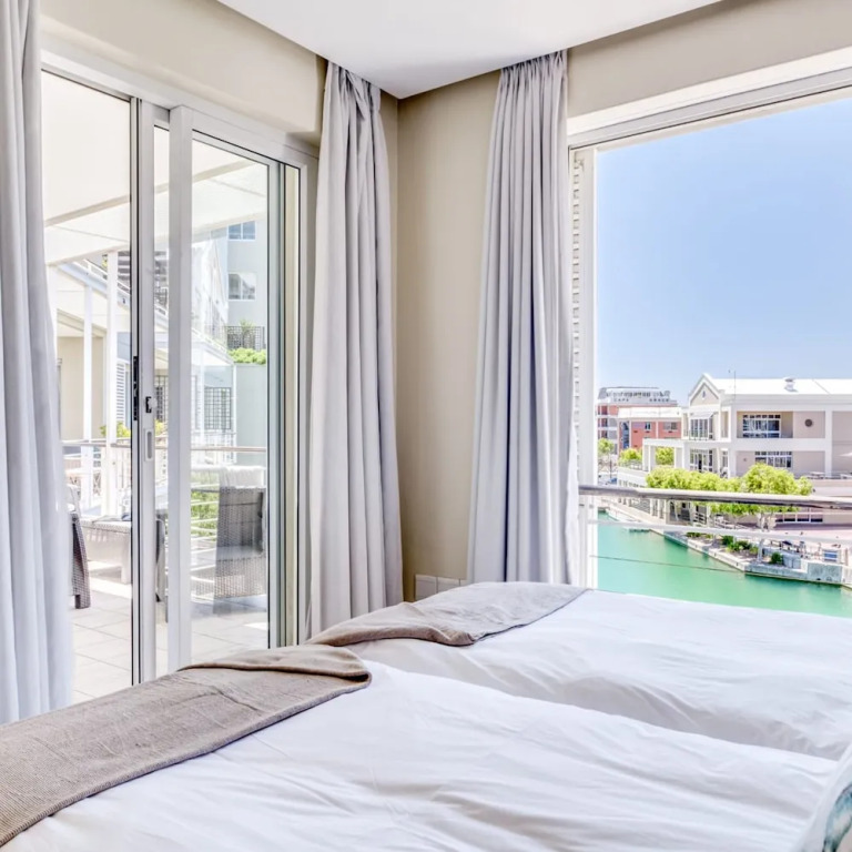 Simplistic Elegance at Altmore 203