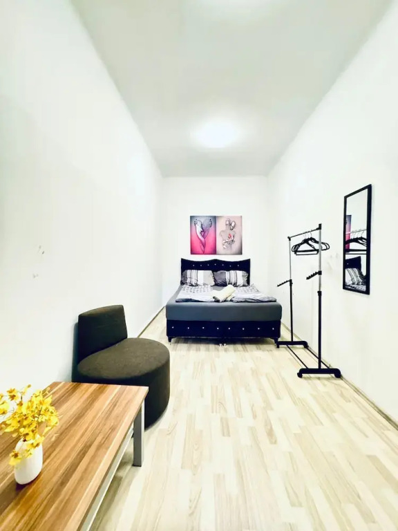Modern 3BR Apartment 10 Min to FAC Platz