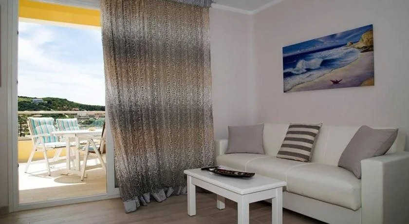 Paralia Luxury Suites
