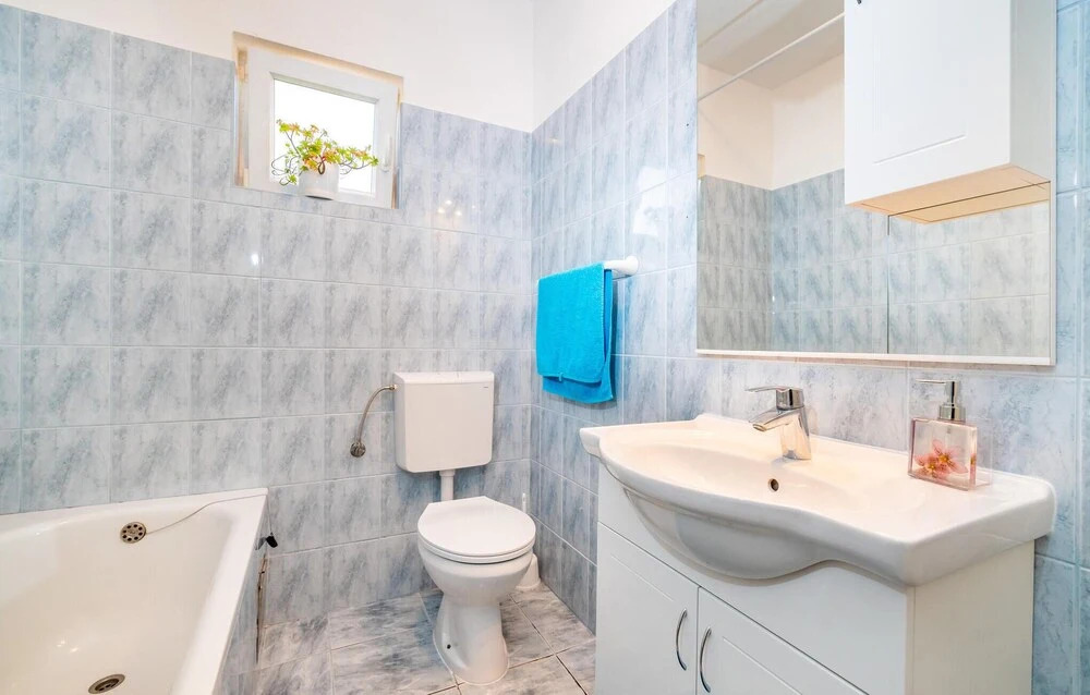 Beautiful Apartment in Rovanjska With 2 Bedrooms and Wifi