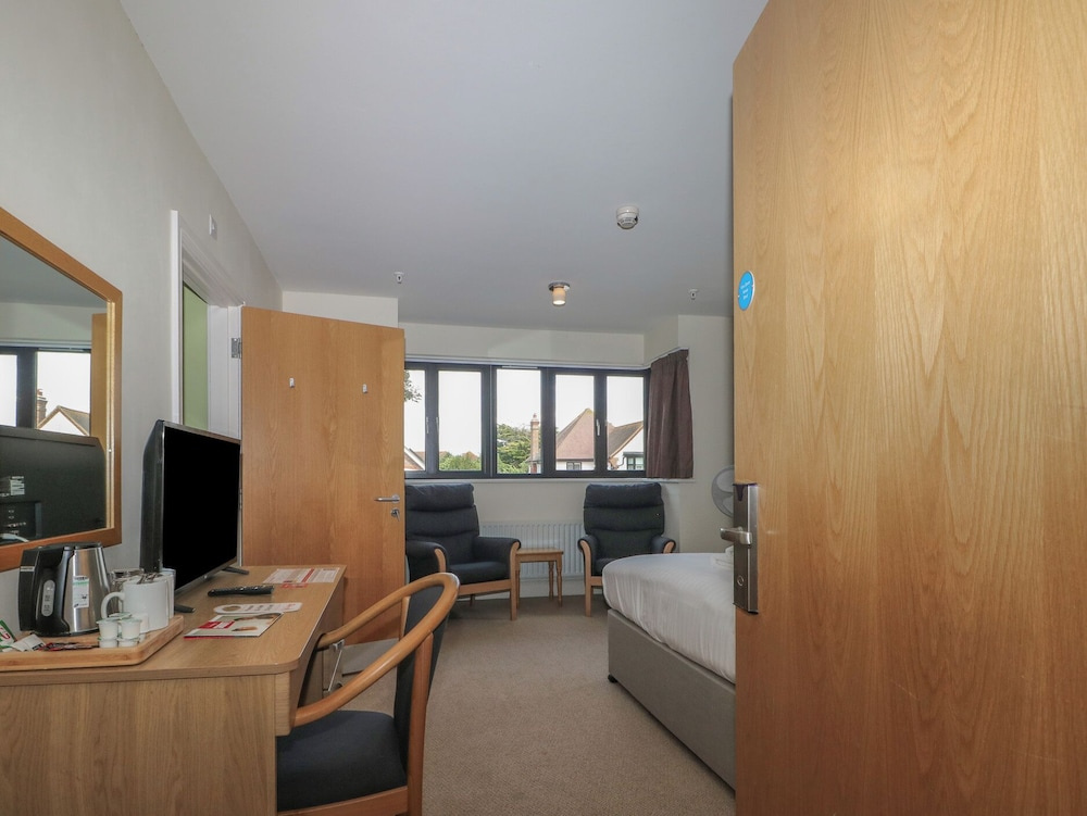 Marine Court Second-floor Double Bedroom With Bathroom