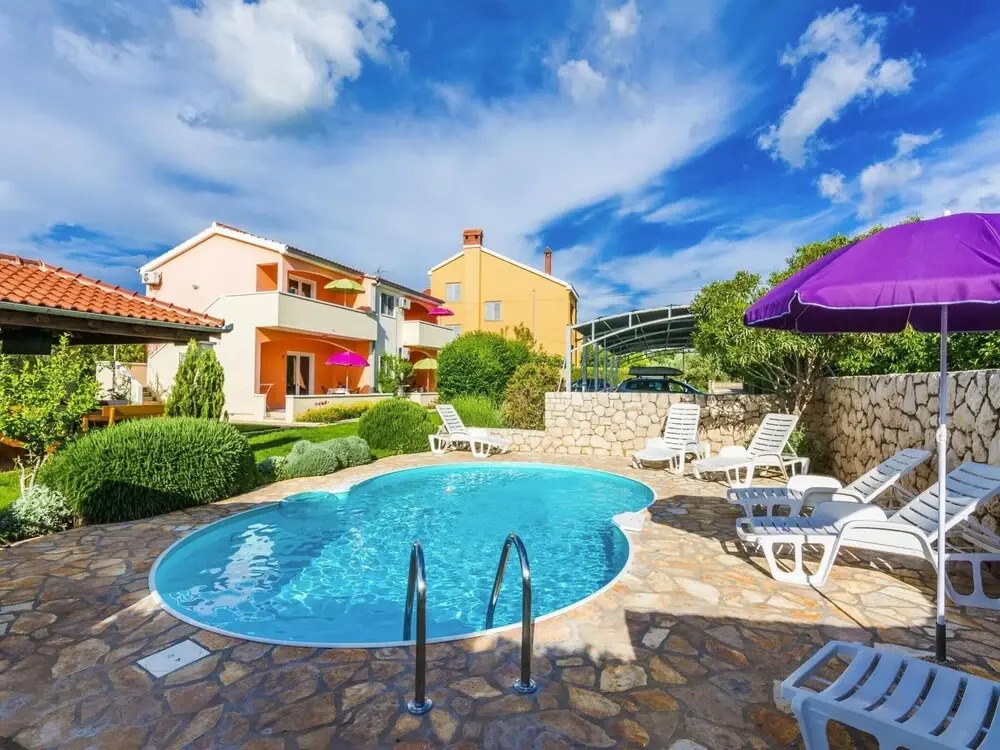Apartment in Nin Near Beach & Pool