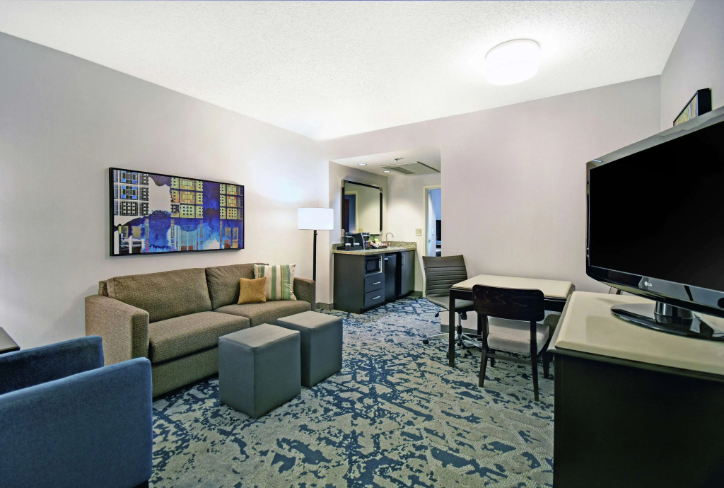 Отель Embassy Suites by Hilton Charleston