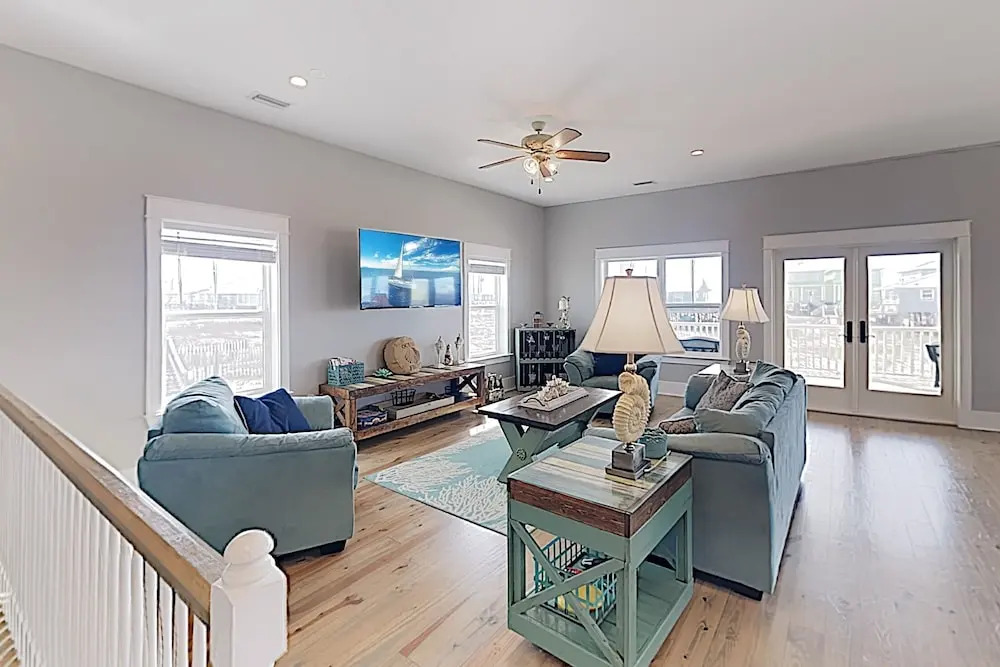 New Listing! Ellie Fish Gulf Gem W/ Balconies 4 Bedroom Home