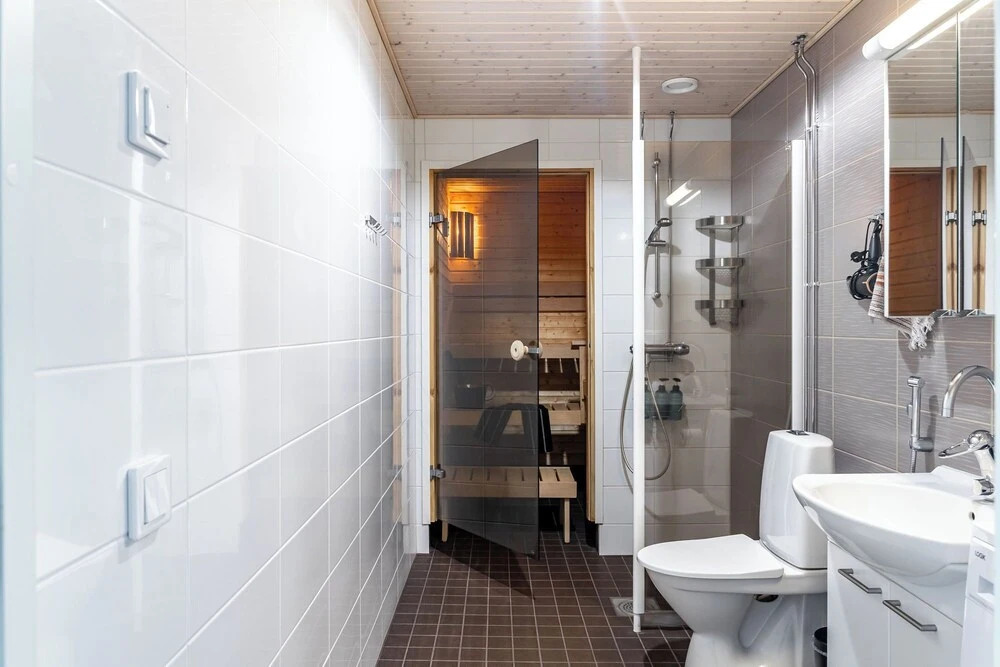 1BR Apt with Sauna - Balcony - Parking