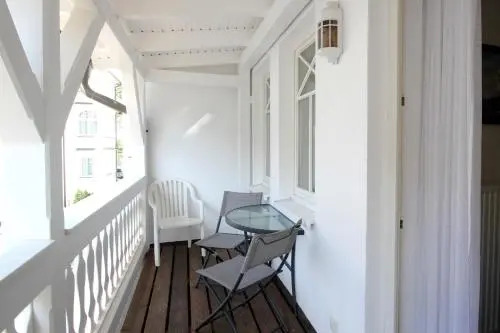 Haus Strandburg - hinter Düne und Meer