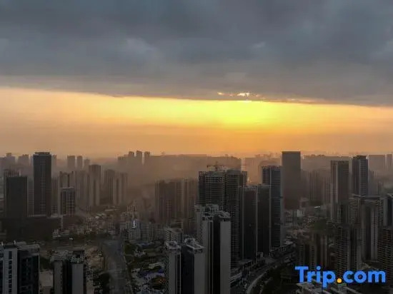 Tanyue Seaview Hotel (Zhanjiang Jinshawan Beach Wanda Plaza Branch)