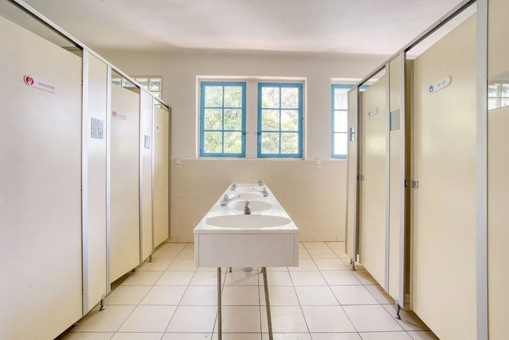 Auberge de Fréjus Saint-Raphael - Hostel