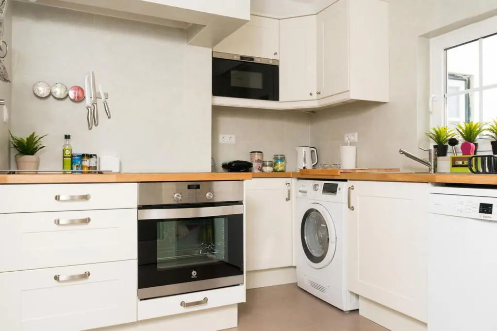 Stylish Lisbon Apartment in Alfama w/ Heating