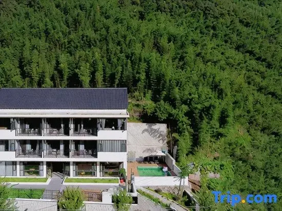 One Bay Monthly Residence