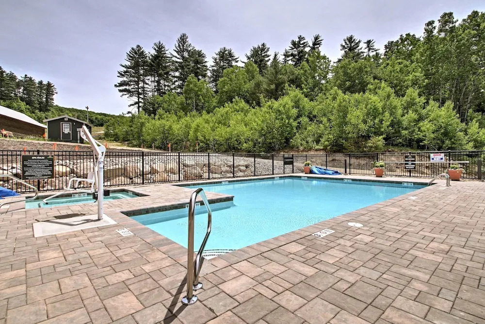Ski-in/ski-out Cranmore Mountain Resort Condo!