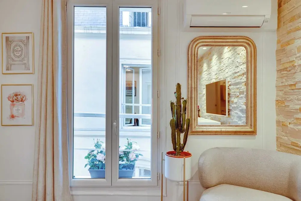 Amazing Historical Parisien Studio Next TO Louvre Area ! - 2