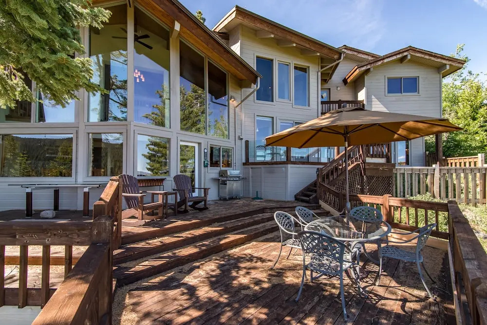 1865 Tahoe Park Heights Drive Home - 4 Br home by RedAwning
