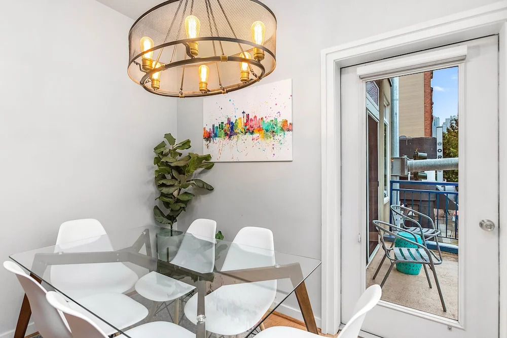 The Corner Nest at Belltown