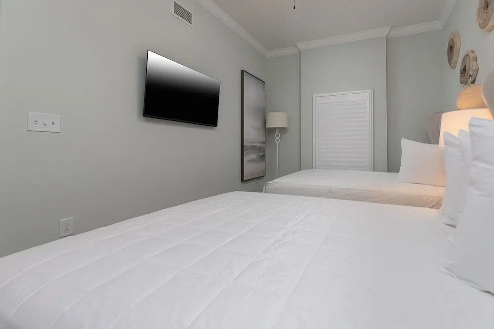 Phoenix Gulf Tower 1801 4 Bedroom Condo